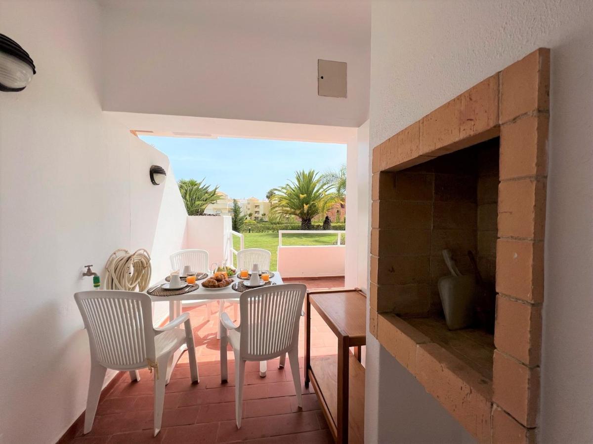 Vilamoura Typical 1 With Pool By Homing Apartamento Exterior foto